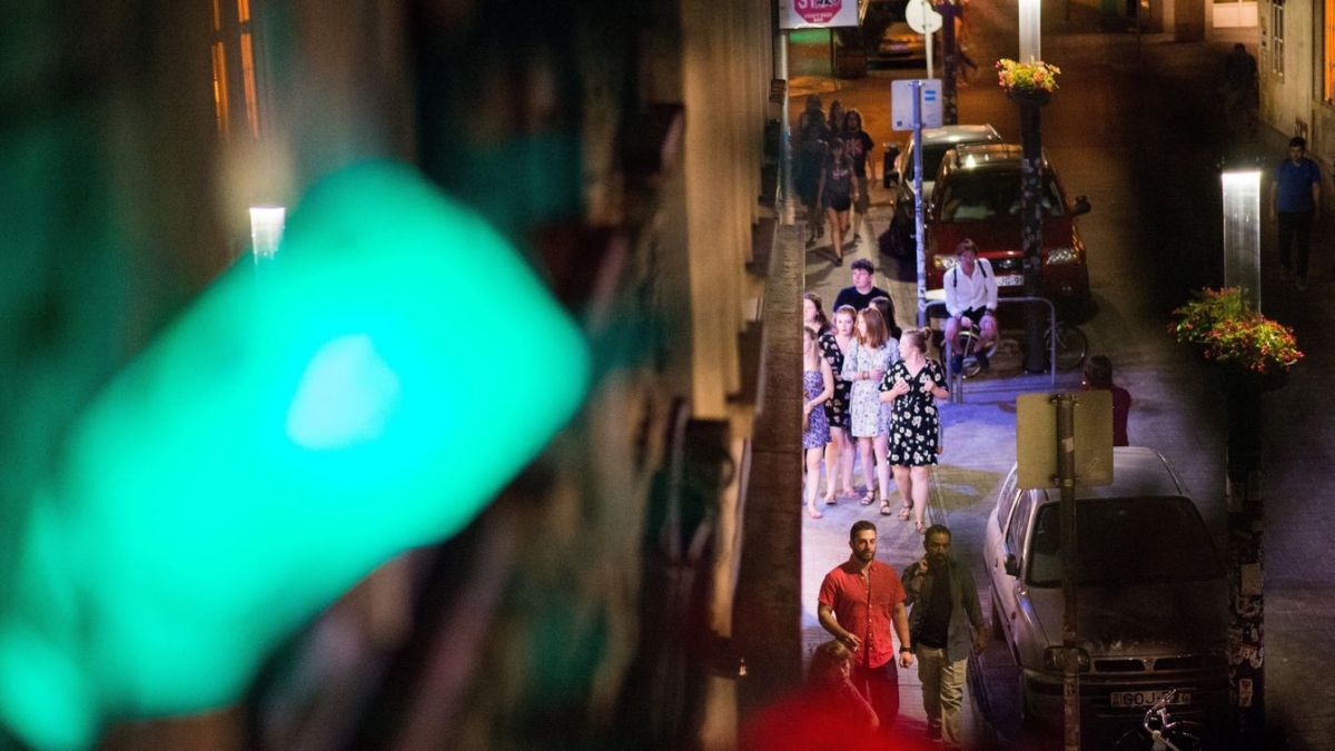 Kiderült, hol tartanak Niedermüller ígéretei a bulinegyed és az Airbnb szabályozásáról