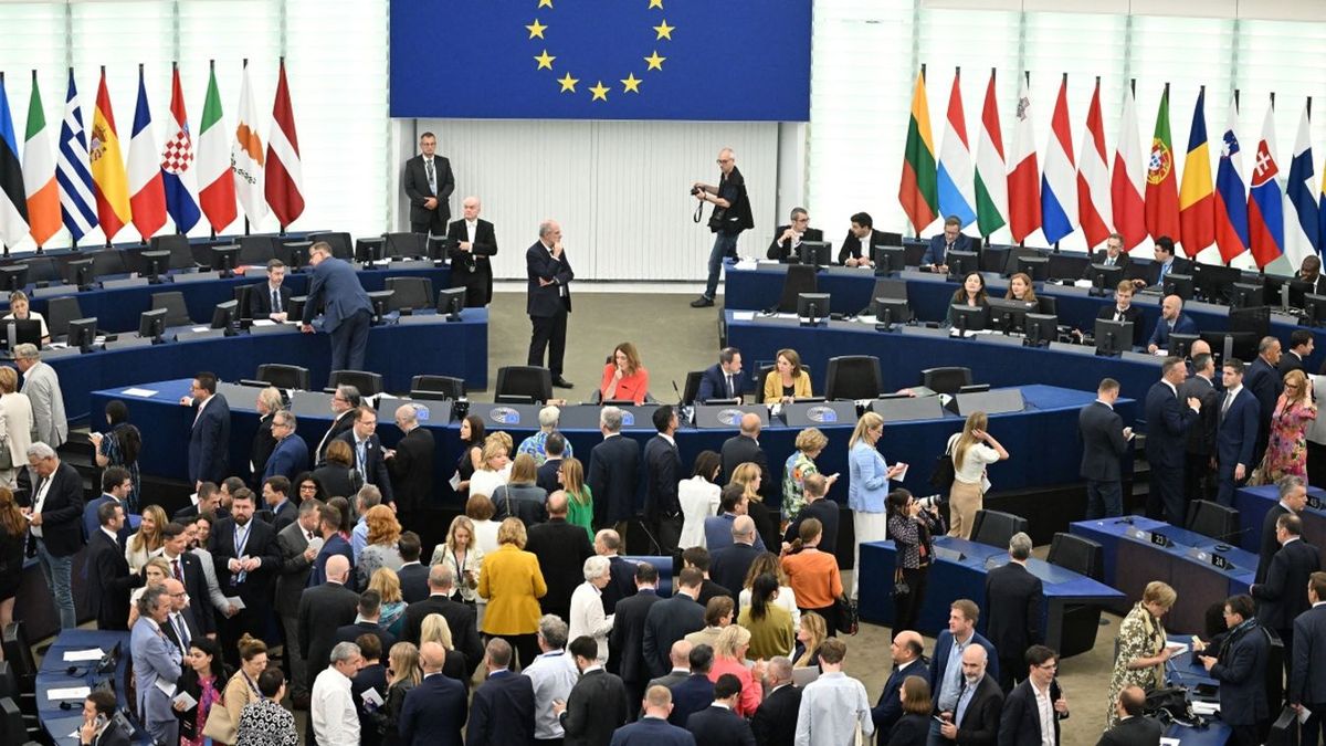 Mire nem jó a több Európa? Az uborka görbülete után a kézipoggyászok is ugyanakkorák lesznek