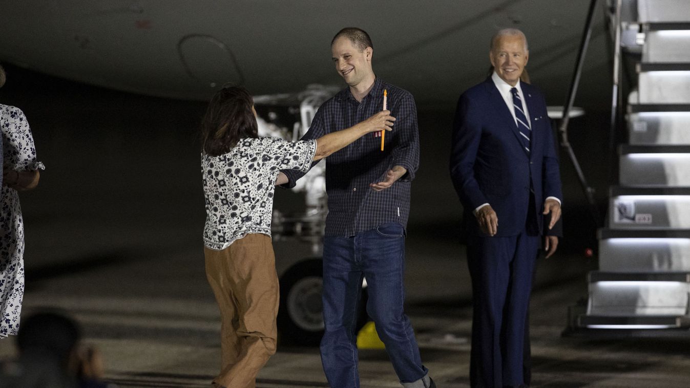 Biden and Harris welcome those returning to US after US-Russia prisoner swap