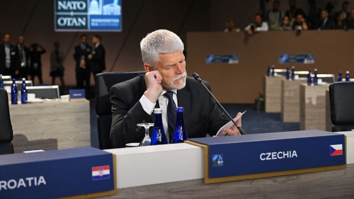 Üzent a Kreml a cseheknek: szerintük felháborító lúzer és terrorista Petr Pavel