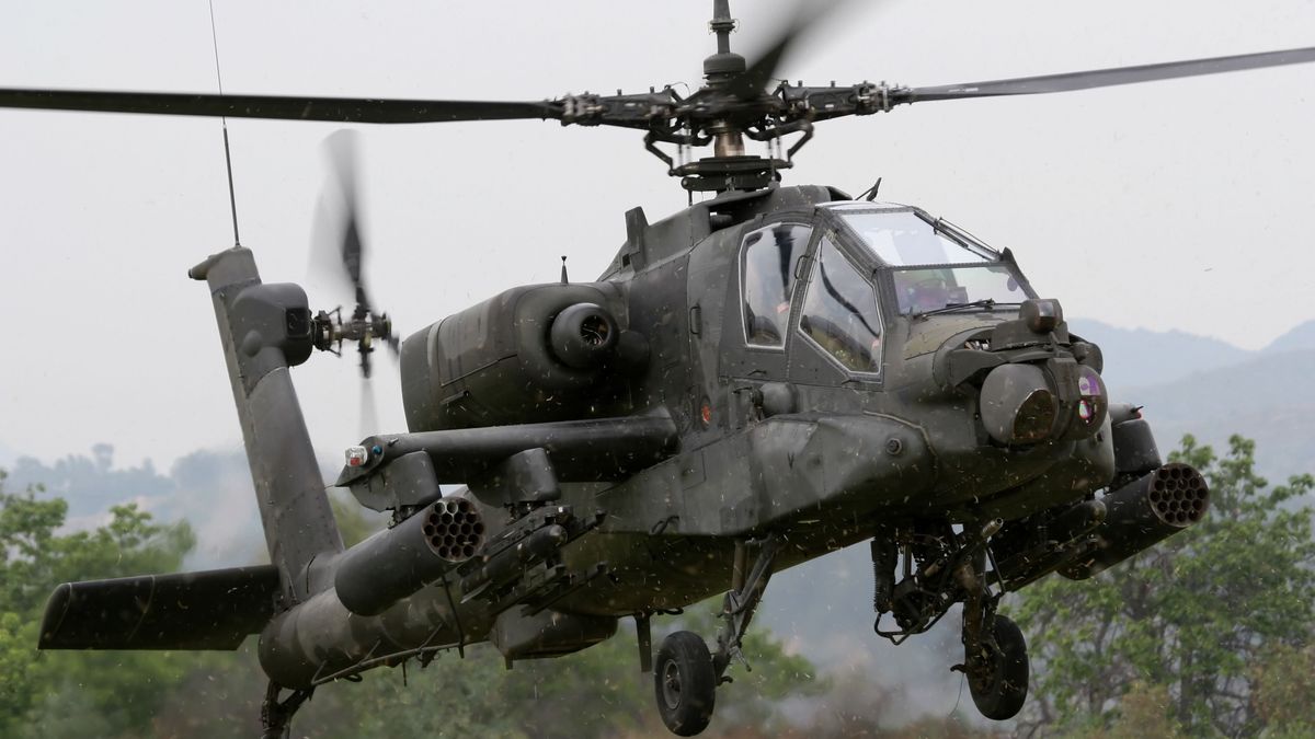 Pár éven belül érkeznek az Apache helikopterek Lengyelországba
