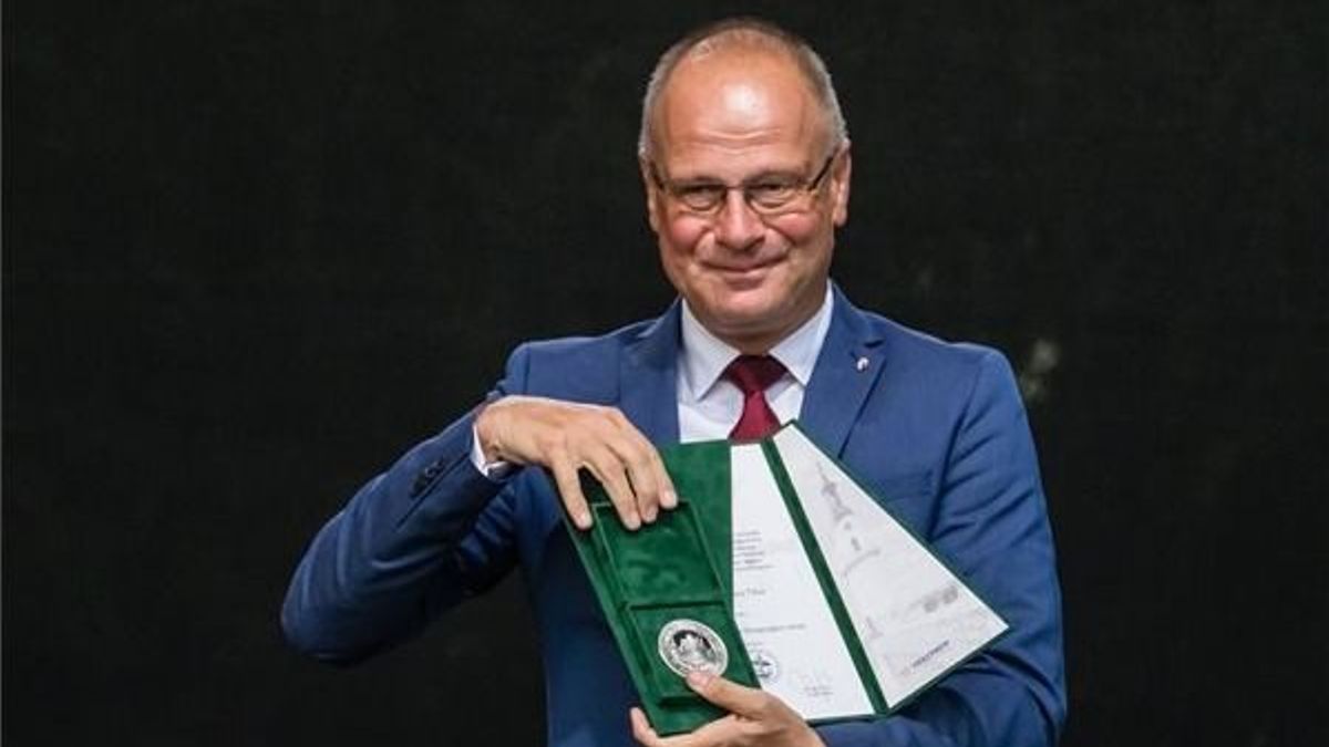 Veszprém díszpolgára lett Navracsics Tibor
