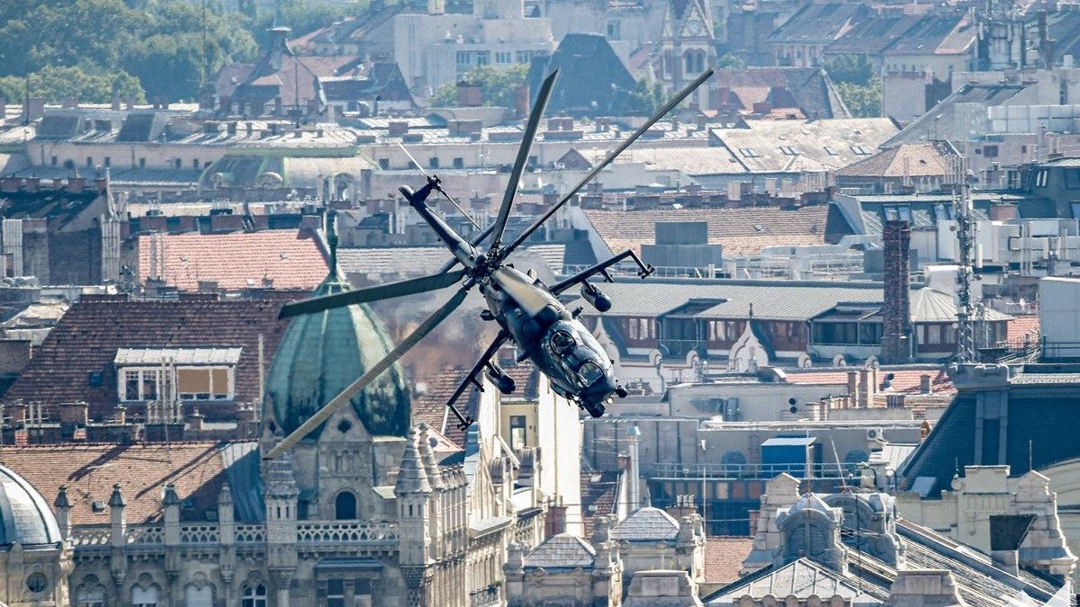 Mi volt ez a repülőzaj Budapest fölött? (VIDEÓ)
