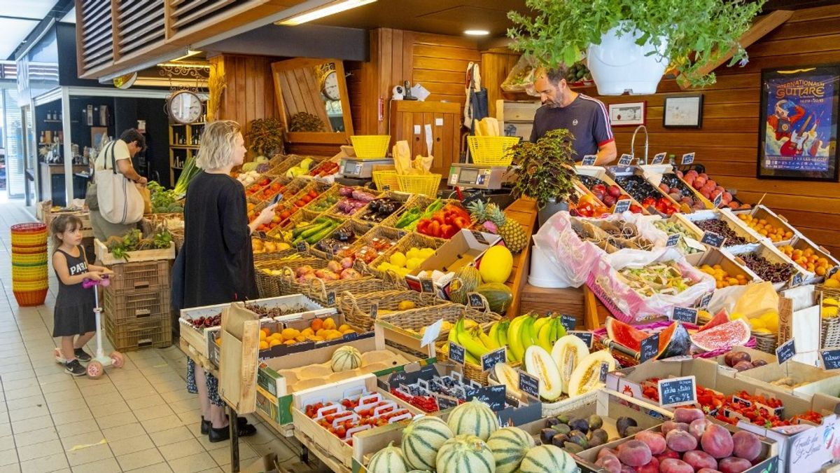 Polc alól árulta a kimért töményt a budapesti zöldséges