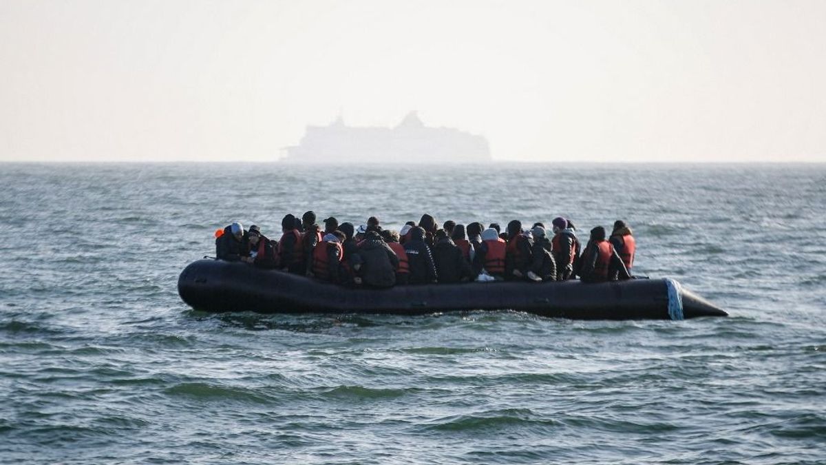 Már nem bírja a francia város: Macron segítségét kérik a migránsok ellen