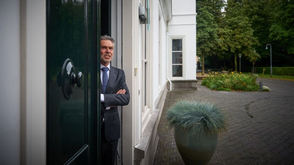 A holland kormányfő kémeket lát: így védekezne ellenük