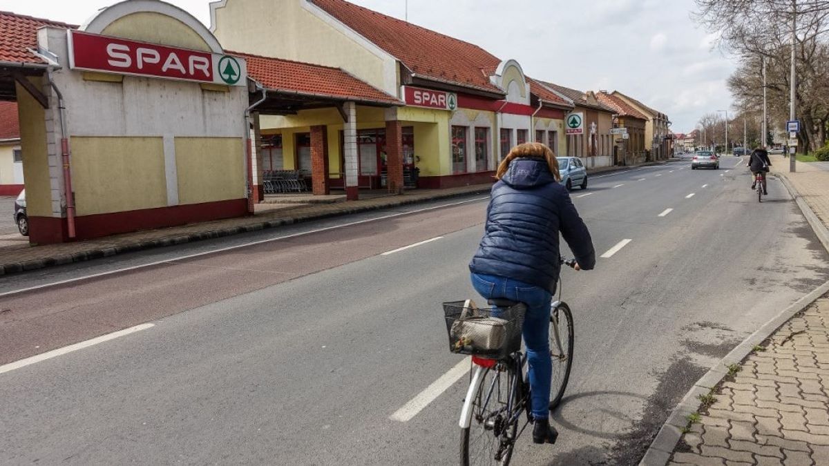 A készpénz már a múlté: újfajta fizetési módot vezetnek be a magyar boltokban
