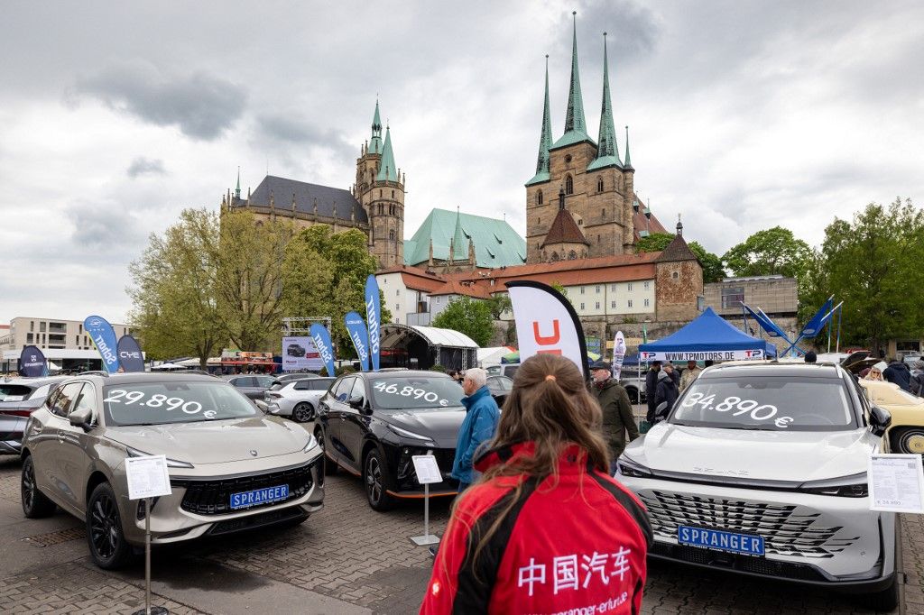 kínai autók, DFSK, Dongfeng, BAIC, SERES, Car spring in Erfurt city center