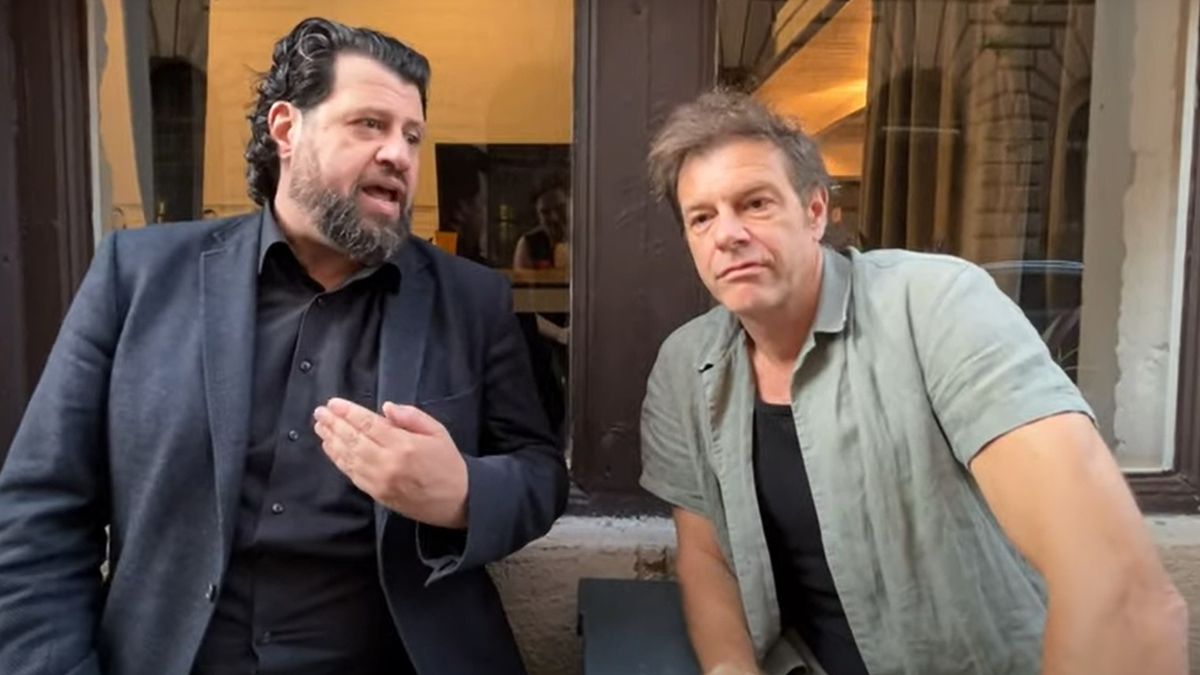 „Mi polgári radikálisok vagyunk”– kávézót alapítottak Puzsér Róberték (videó)
