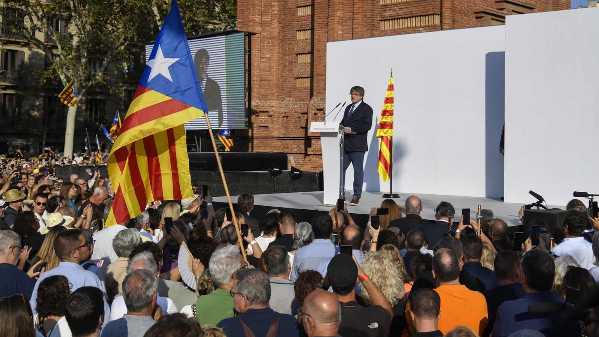 Komoly spanyol blama: hülyét csinált a rendőrségből a volt katalán elnök