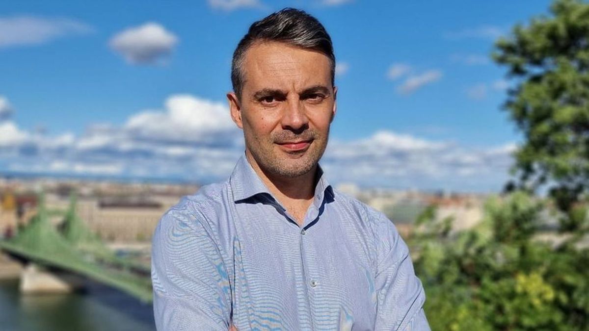 Nézem, ahogy Vona Gábor az ATV-ben arról magyaráz, hogy Magyar Péterrel hogyan lehet megcsinálni az „új ellenzék”-et