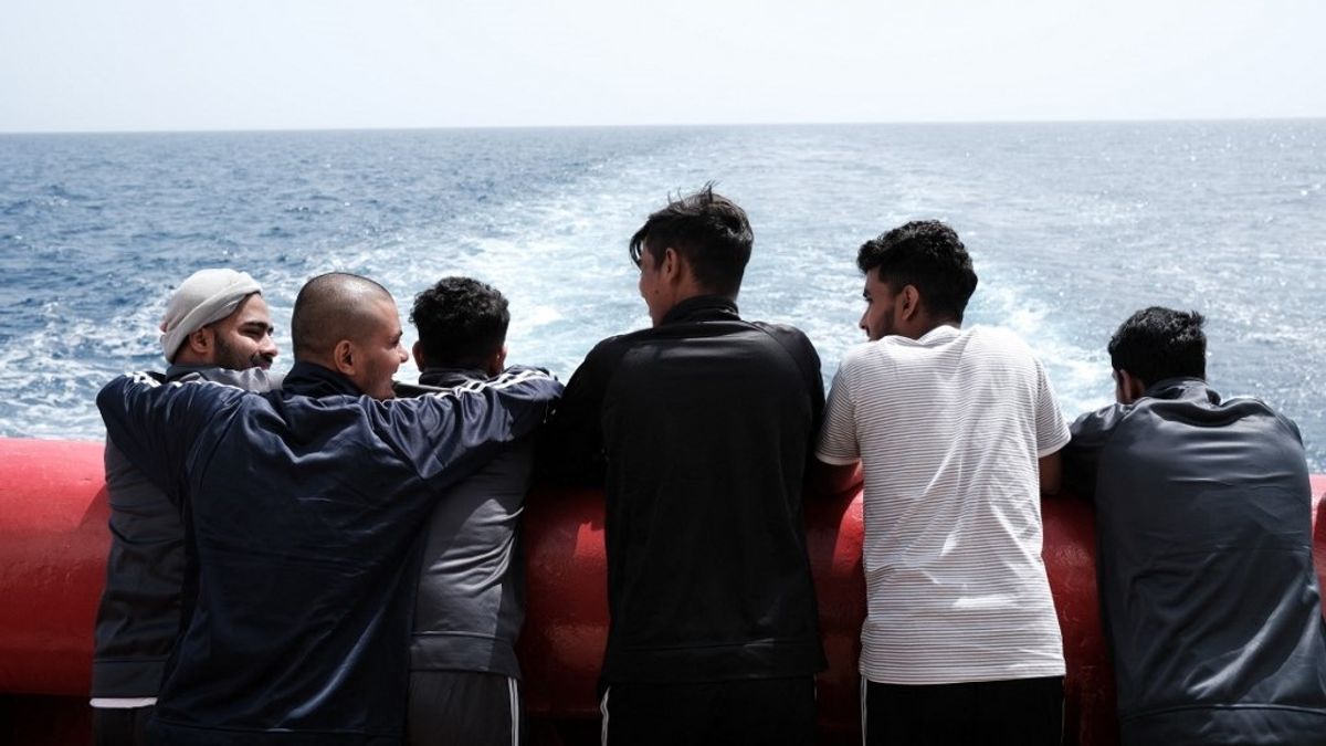Kétszáznál is több migránst tartóztattak fel a La Manche-csatornán