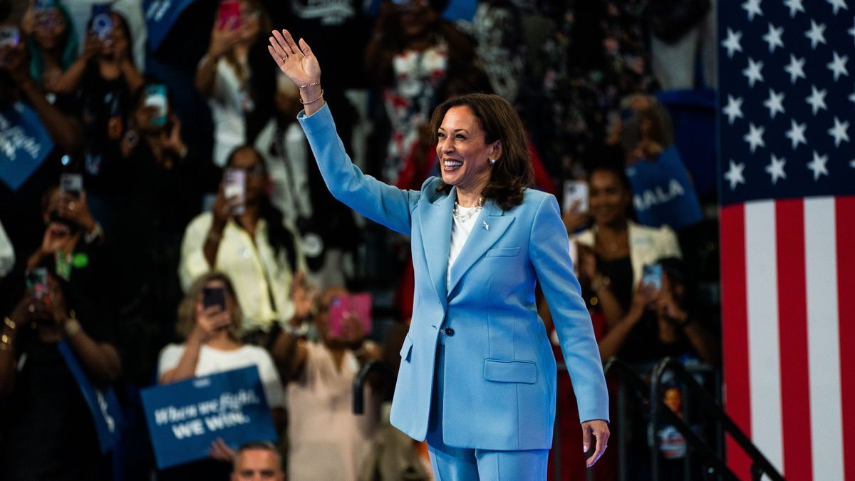 Friss felmérést kaptak a demokraták: óriási versenyben van Kamala Harris a közvélemény-kutatásokkal