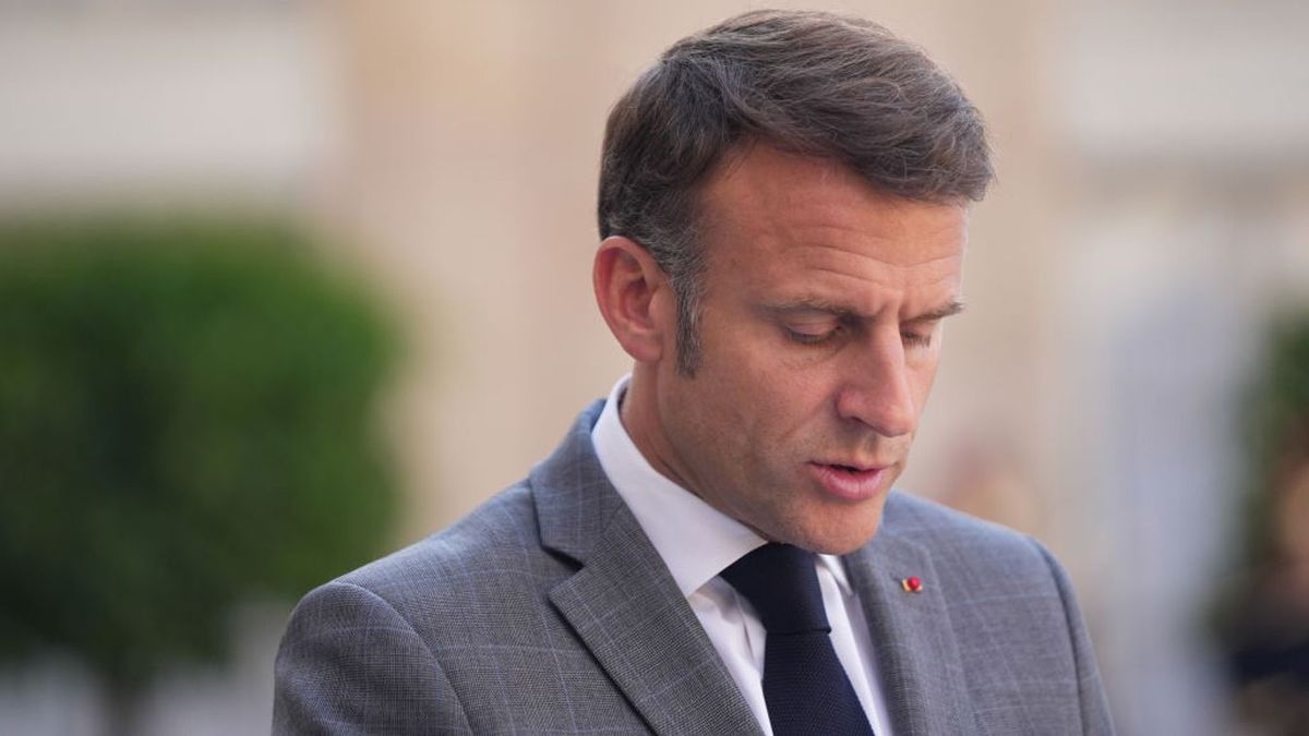 Korszakos legendához hasonlította Macront a Politico