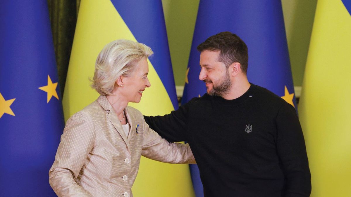 Ursula von der Leyen Kijevben Ukrajna téli felkészítéséről és pénzügyi kérdésekről tárgyal