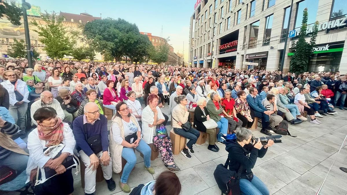 „Kéne egy patkányirtás” – botrányos megszólalás a járulékfizetést elkerülő Iványi Gáborék tüntetésén (videó)