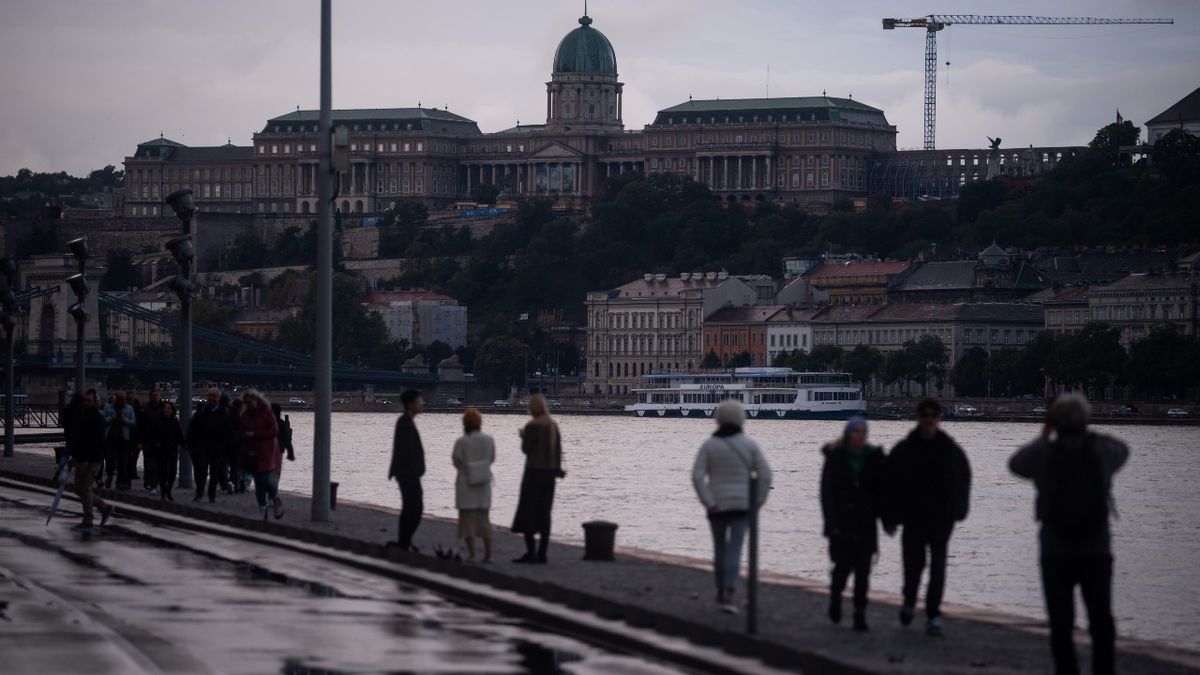 Nekiment Karácsonynak a DK az árvíz kapcsán: ezt követelik a főpolgármestertől