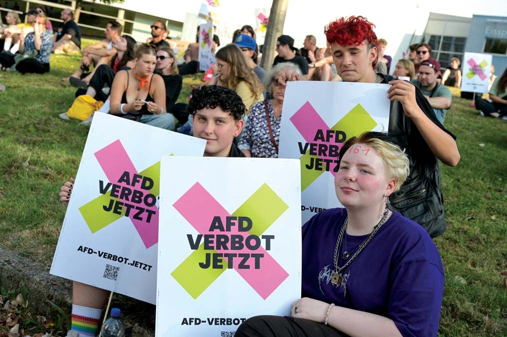 State election in Thuringia - Demonstration in front of the state parliament