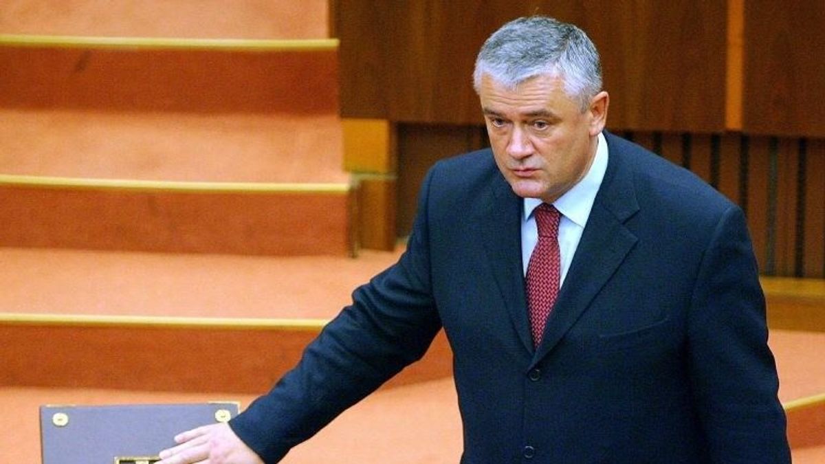 Korrupció vádjával elítélte a bíróság Ján Slotát
