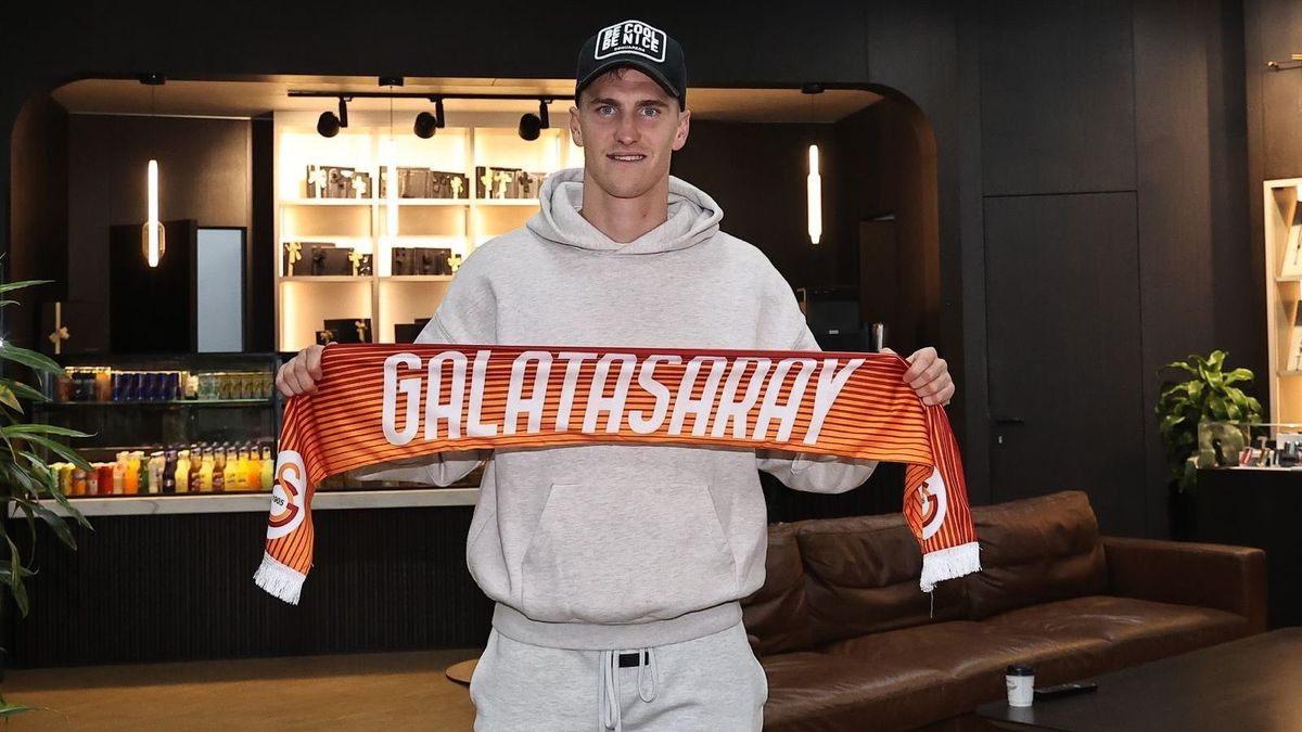 Sallai Rolandot egyelőre nem látják szívesen a Galatasaray szurkolói a hetes mezben