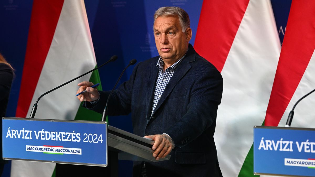 Ellenfeleinek üzent Orbán Viktor az árvízinfón (VIDEÓ)