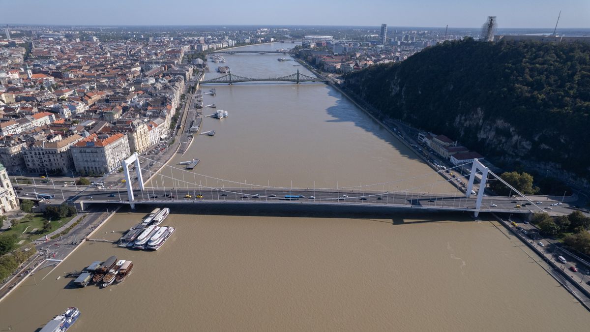 Tetőzött a Duna Budapesten (videó)