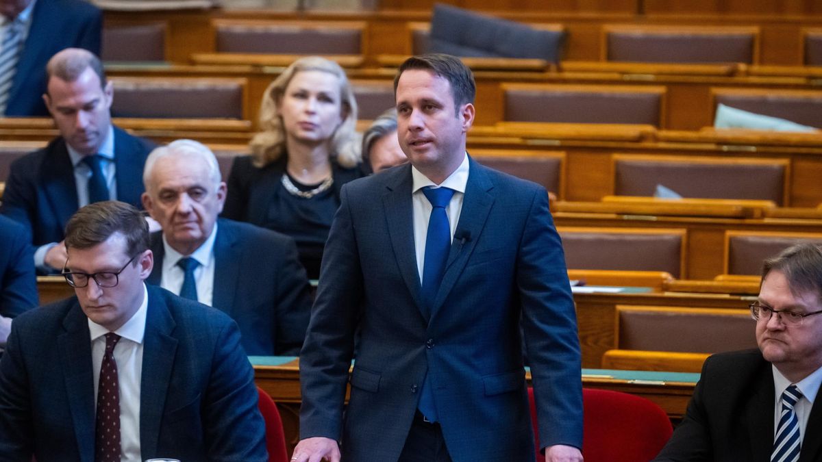Hivatalos: Dömötör Csaba veszi át Győrffy Balázs mandátumát az Európai Parlamentben