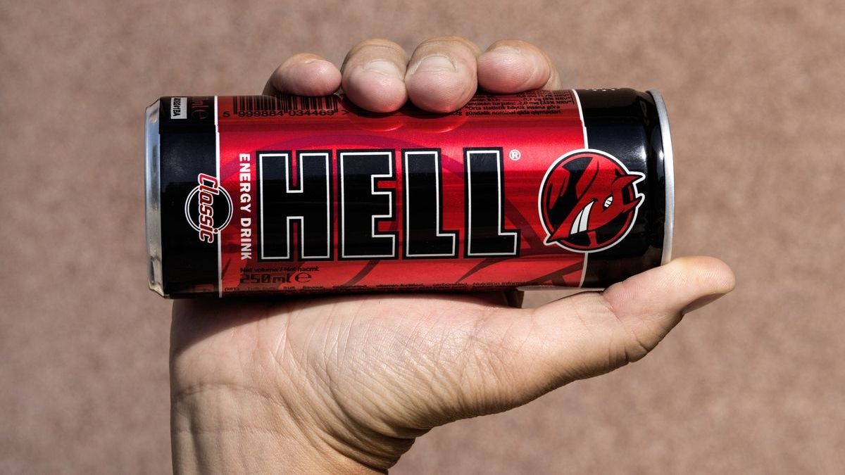 A Hell beperli a Forbes magazin kiadóját