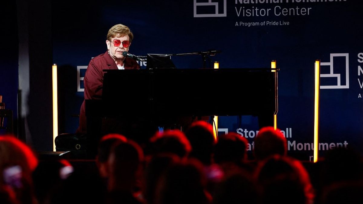 Tragédia: Elton John elvesztette szeme világát