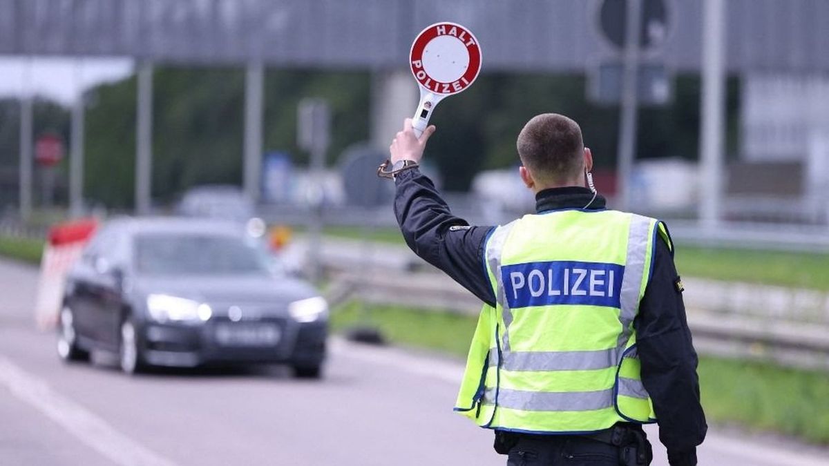 Bekövetkezett: Németország mostantól ellenőrzi határait