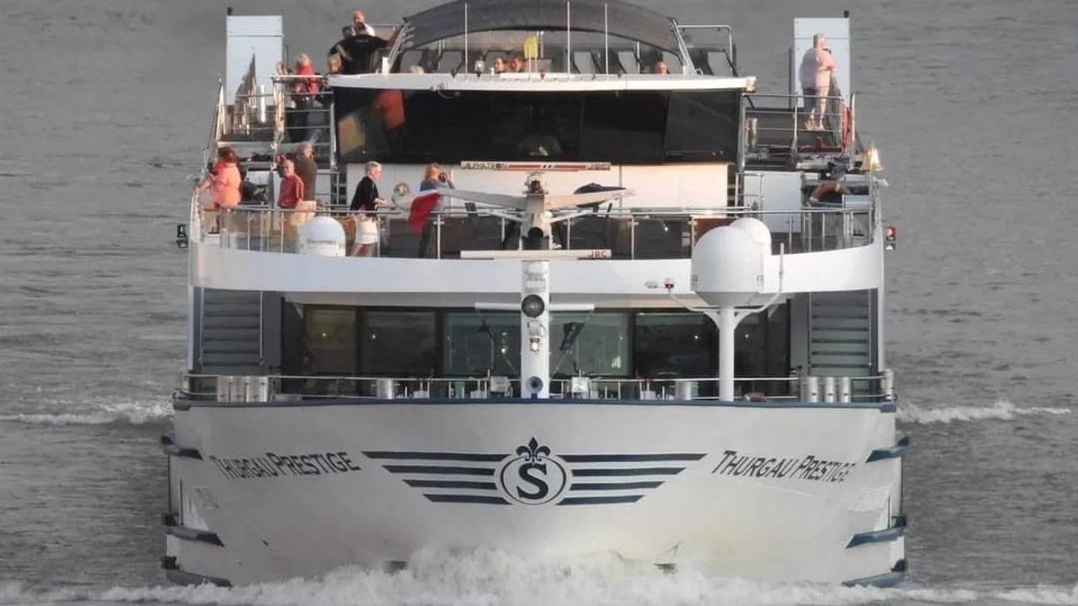 140-en rekedtek egy Budapestre tartó luxushajón az árvíz miatt