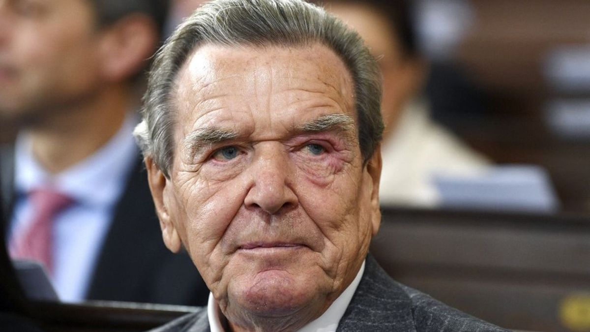 Gerhard Schröder békekezdeményezést javasol a szövetségi kormánynak