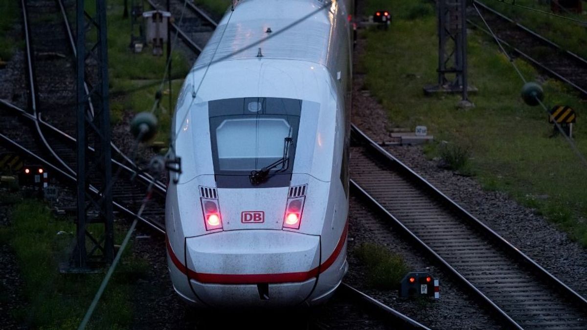 Mindeközben Németországban: túl sokat késik az állami vasút, kiborult a miniszter