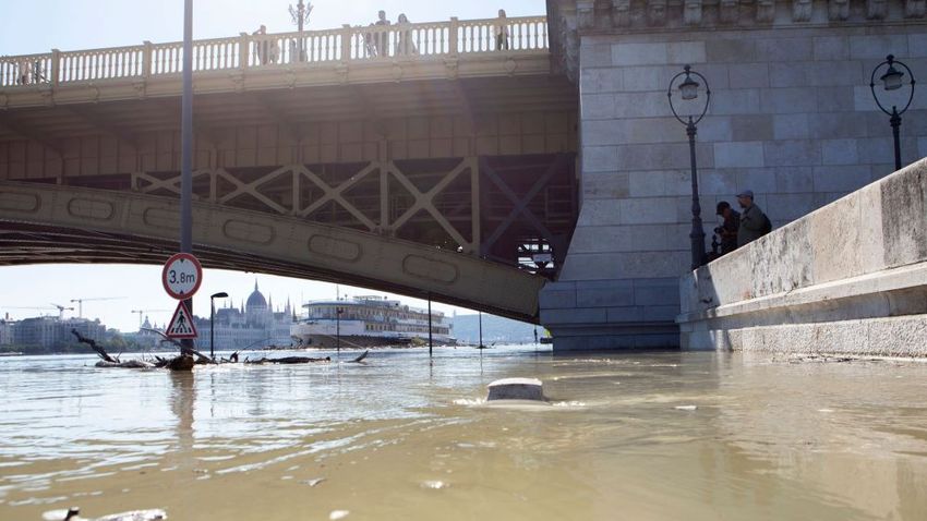 Tetőzött a Duna Budapesten