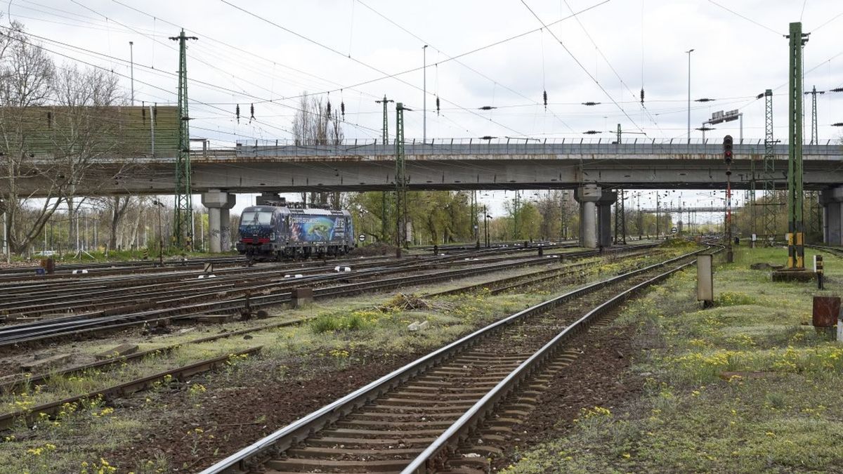 Két vonat ütközött a cseh fővárosban, több tucatnyian megsebesültek