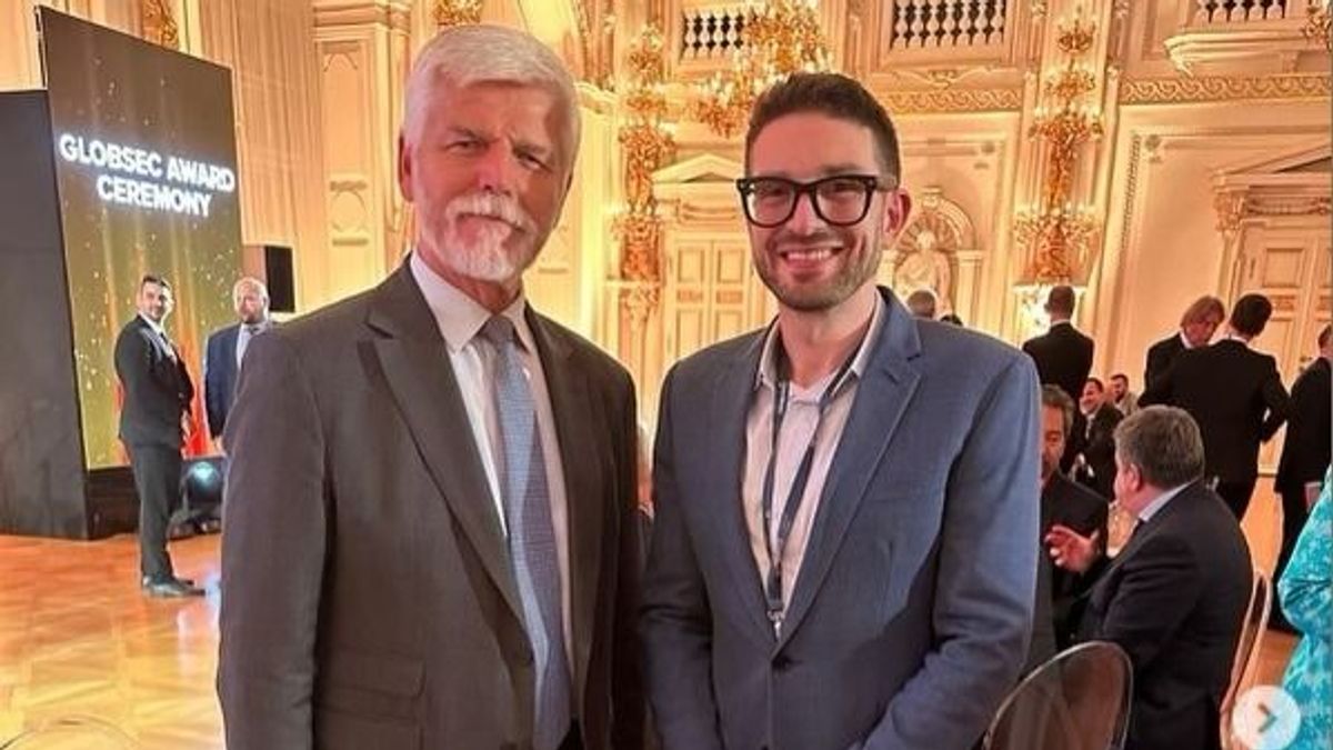 A cseh elnökkel fotózkodott Alex Soros