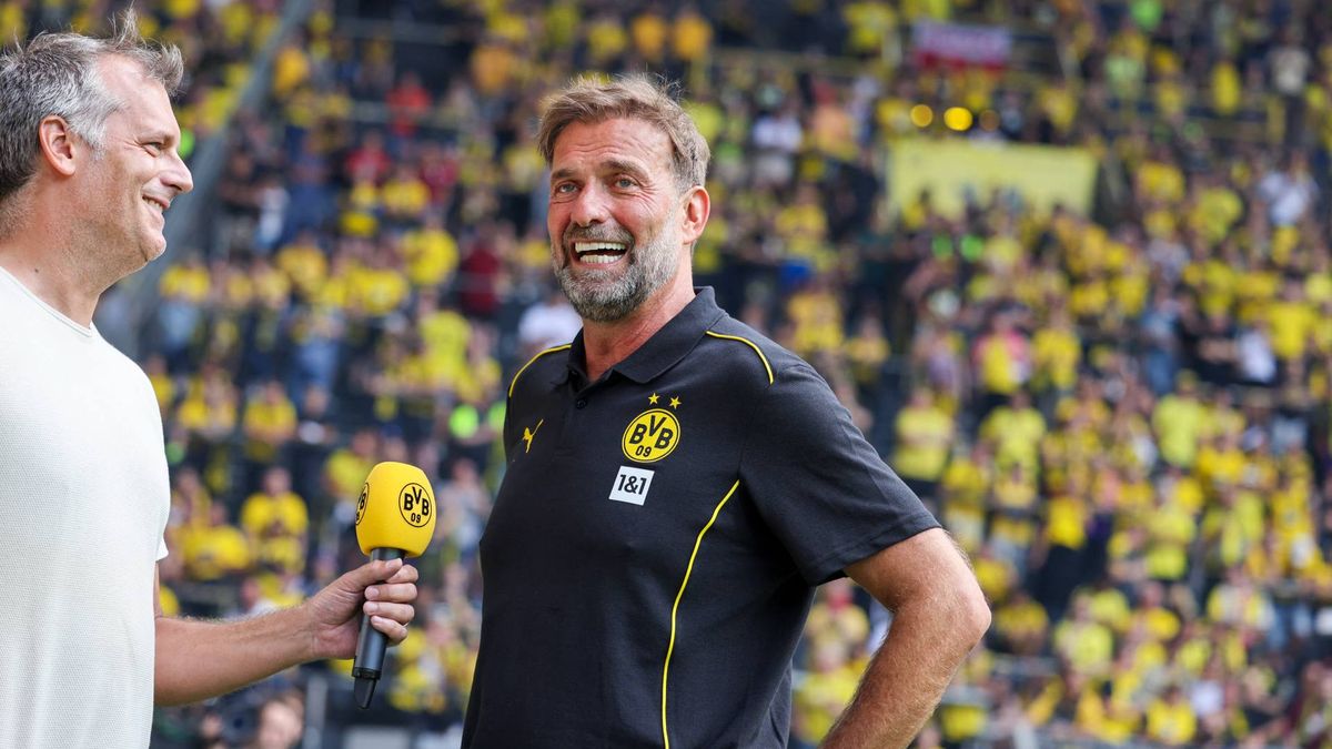 Jürgen Klopp visszatért Dortmundba, telt házzal ünnepelték (videó)