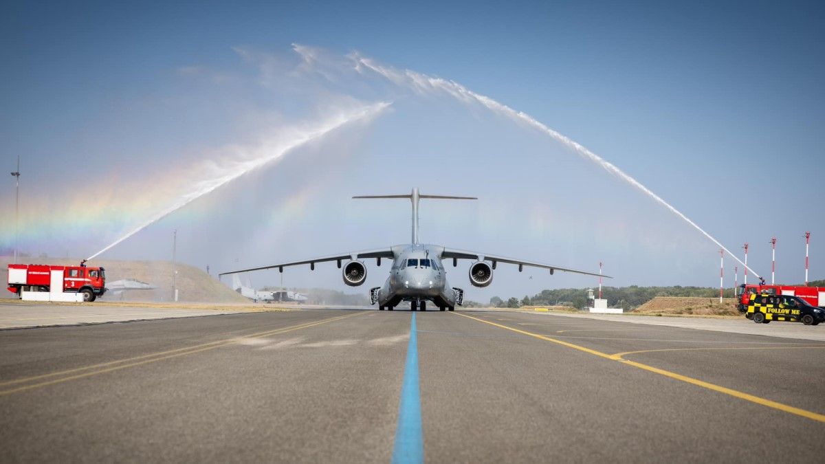 Tovább bővült a légierő: megérkezett Kecskemétre az első magyar KC-390