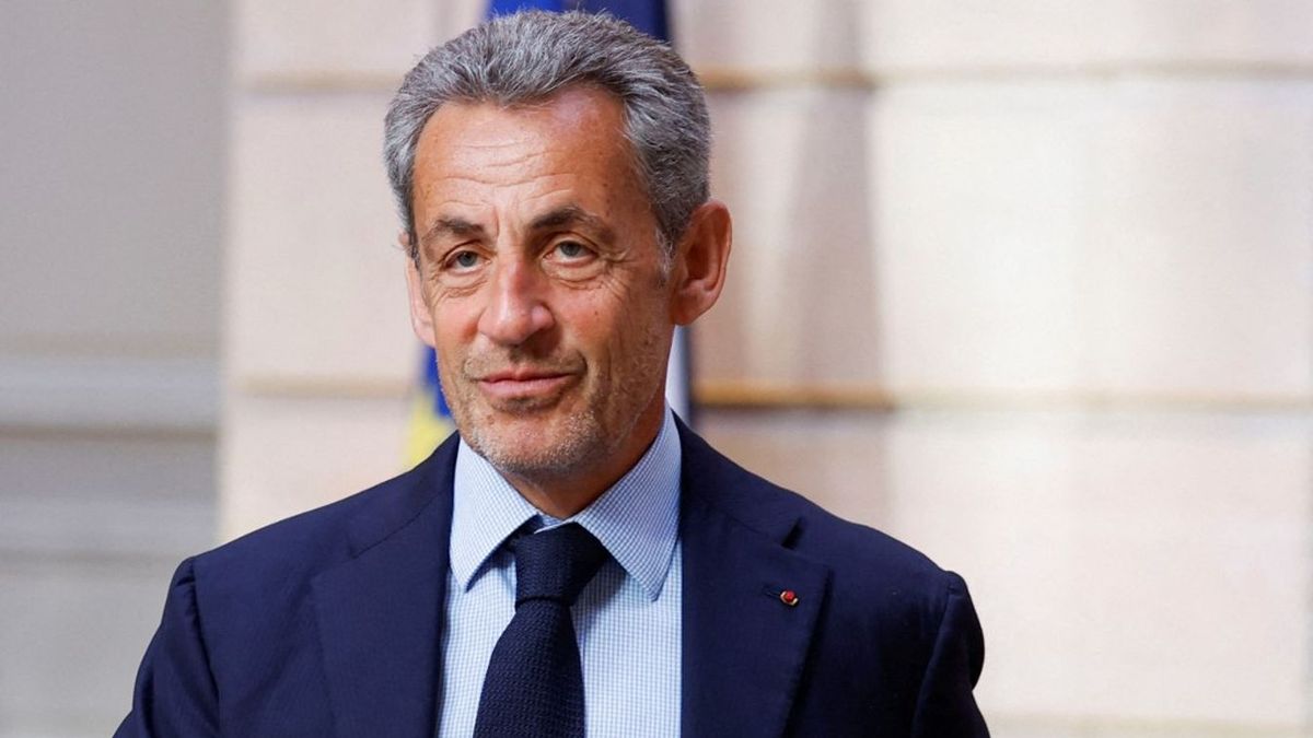 Nicolas Sarkozy felszólította Macront, hogy válasszon jobboldali miniszterelnököt