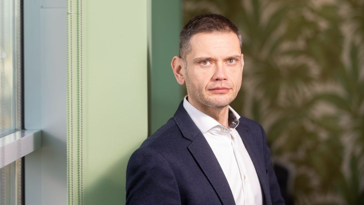 A fodrász és a zöldséges is nagyot léphet előre a digitalizáció segítségével – uniós fejlesztésekért felelős helyettes államtitkár a Mandinernek