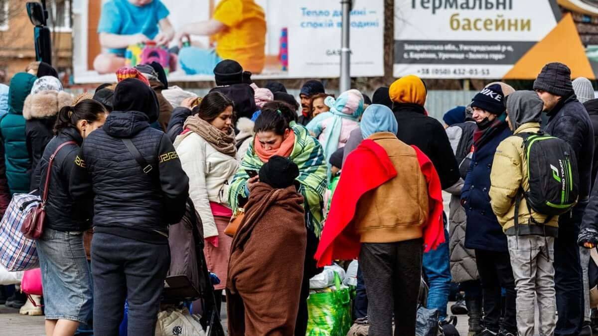Rossz hír Zelenszkijnek: az ukrán menekültek negyede végleg külföldön marad