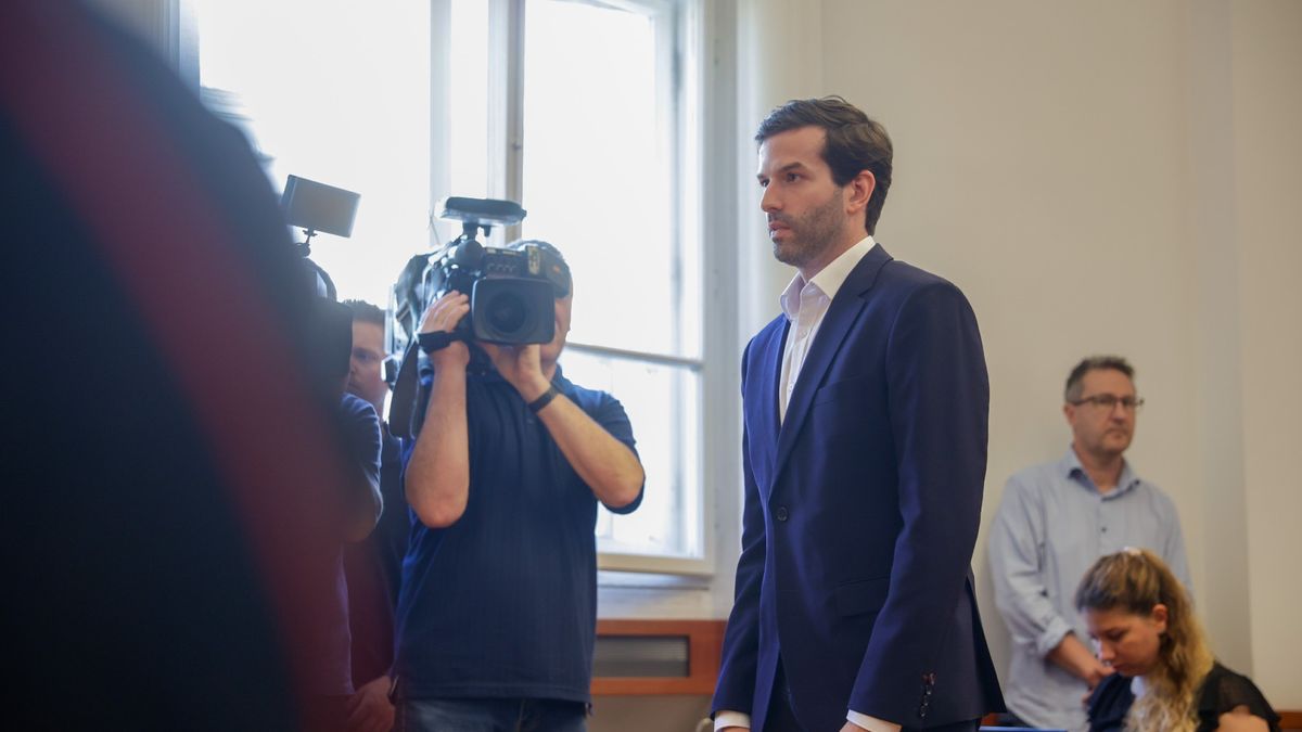 Jogerős: Fekete-Győr András és Szarvas Koppány Bendegúz is bűnös hivatalos személy elleni erőszakban