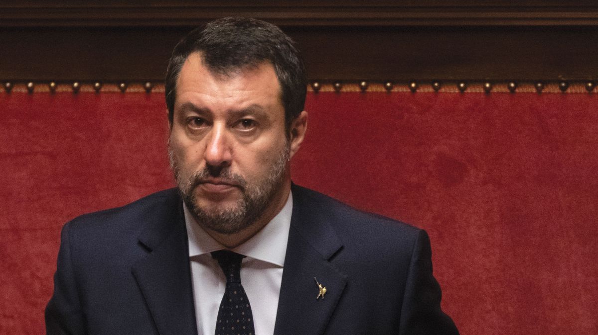 Hat év börtönt kockáztatok azért, mert megvédtem a határokat – Matteo Salvini a Mandinernek