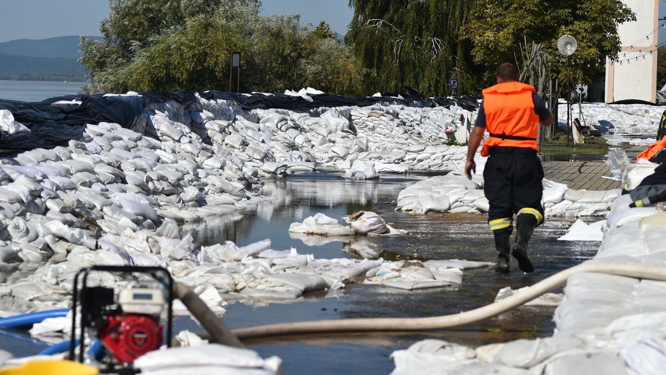 Flooding Of The Danube In Vac, Hungary