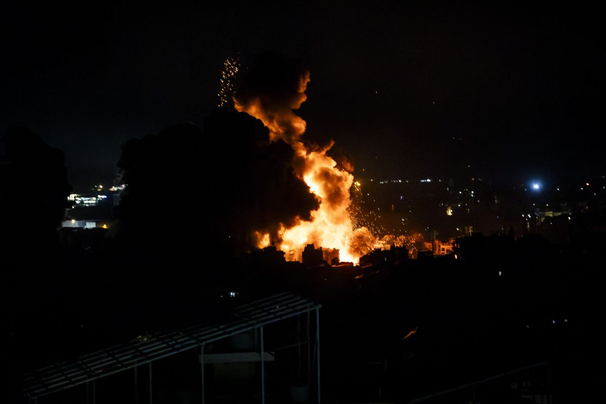 Israeli airstrikes on southern Beirut continue