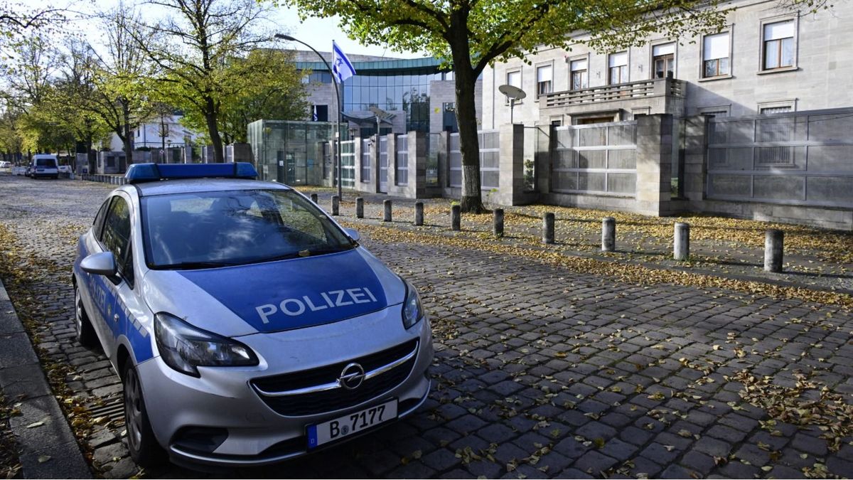 Líbiai férfi akart lövöldözni az izraeli nagykövetségnél Berlinben