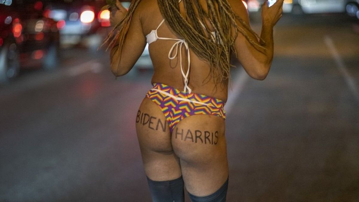 Amerikai elnökválasztás: komplett Hollywood felsorakozott Harris mellett