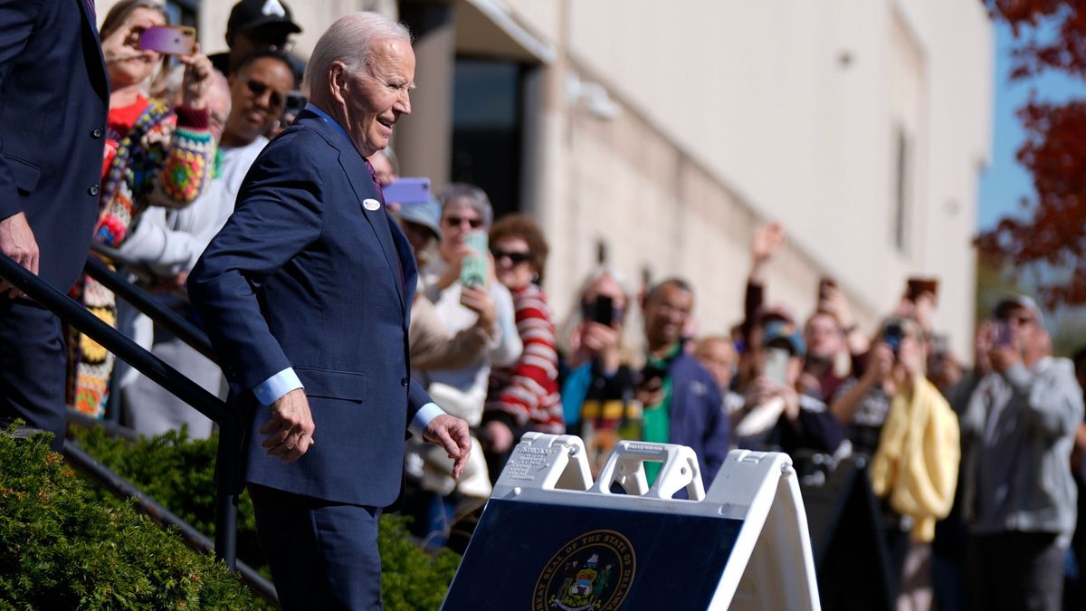 Lebegő szemétnek nevezte Trump támogatóit Joe Biden