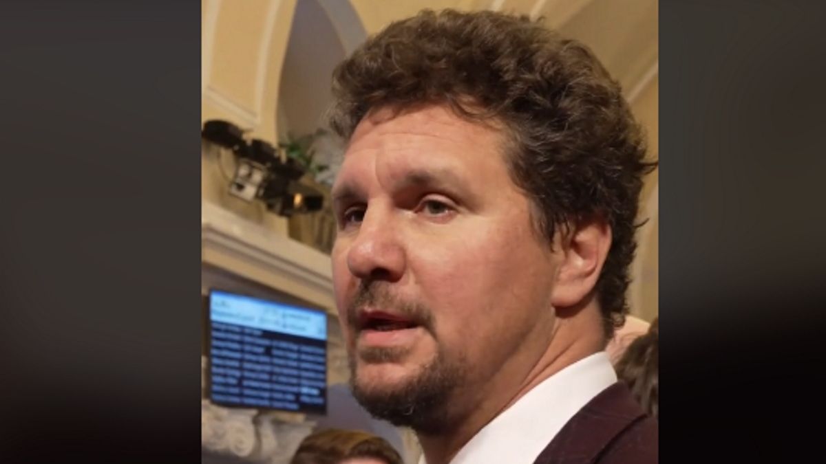 Nagy Ervinnek belefér, hogy Magyar Péter a diszkós balhé során elvette egy ember mobilját és a Dunába dobta (VIDEÓ)