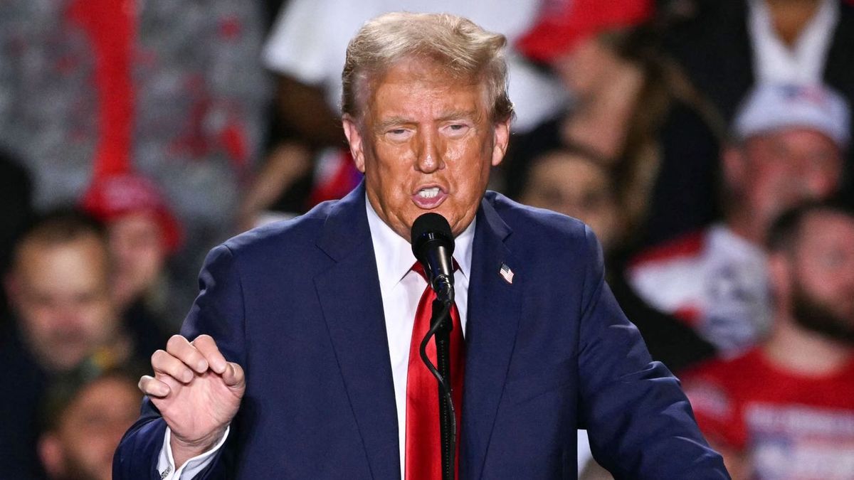 Kínaiak próbálták meghackelni Trump telefonját